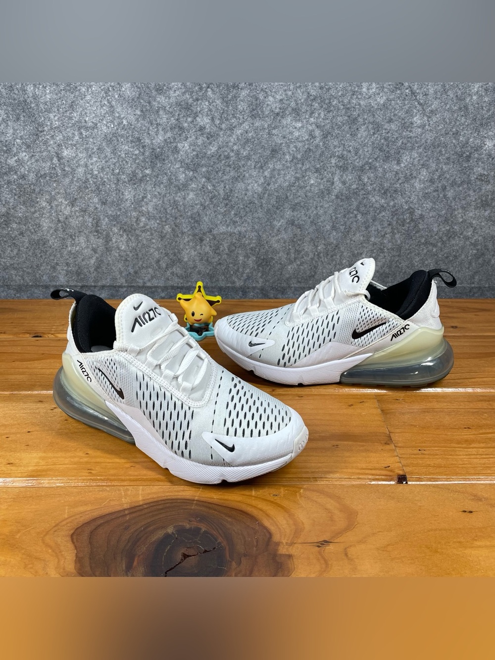 Nike Air Max 270 Womens Size 8 White Black Athletic Sneakers AH6789-100